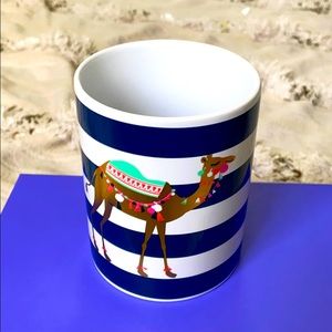 Camel decorative holder